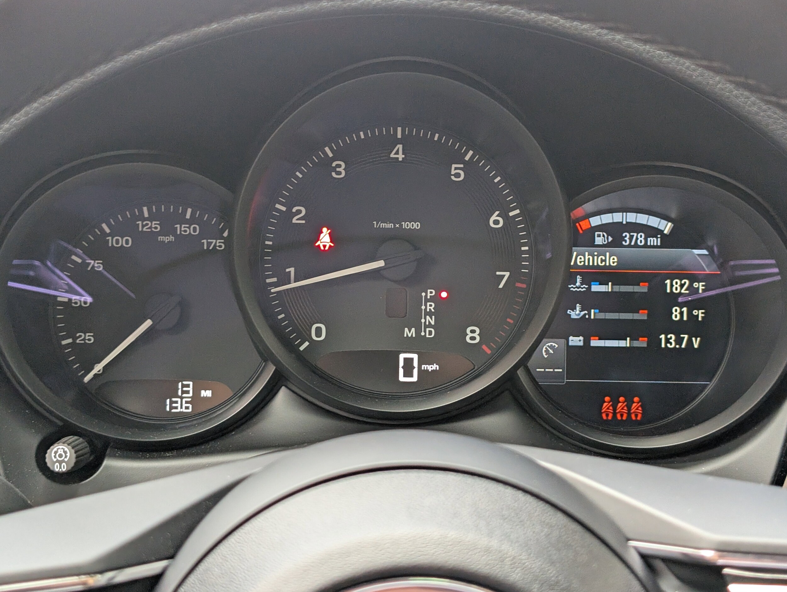 2025 Porsche Macan - Photo 33