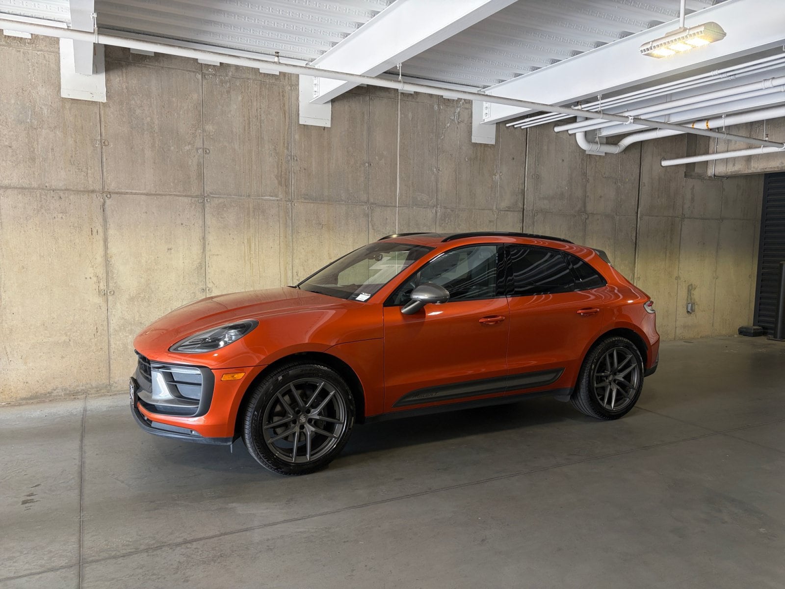 2024 Porsche Macan T's photo