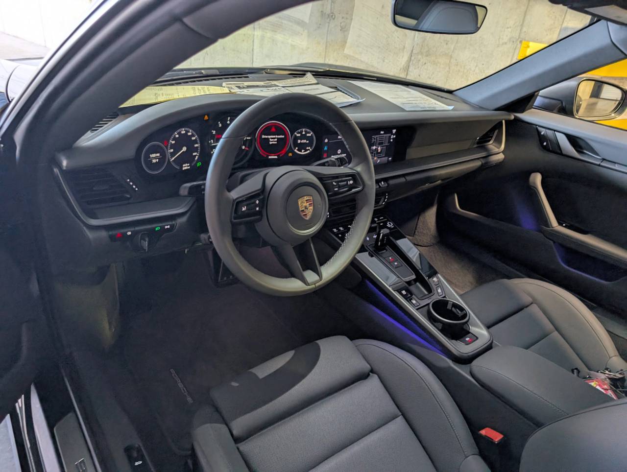 2023 Porsche 911 4 T photo 4