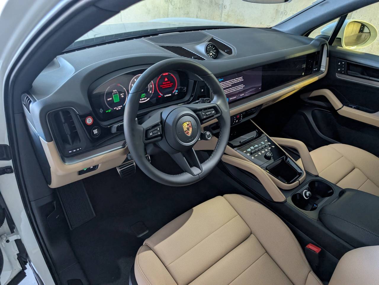 2026 Porsche Cayenne E-Hybrid photo 3