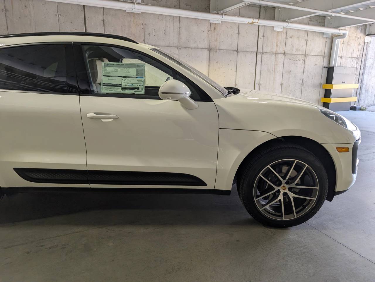 2025 Porsche Macan - Photo 13