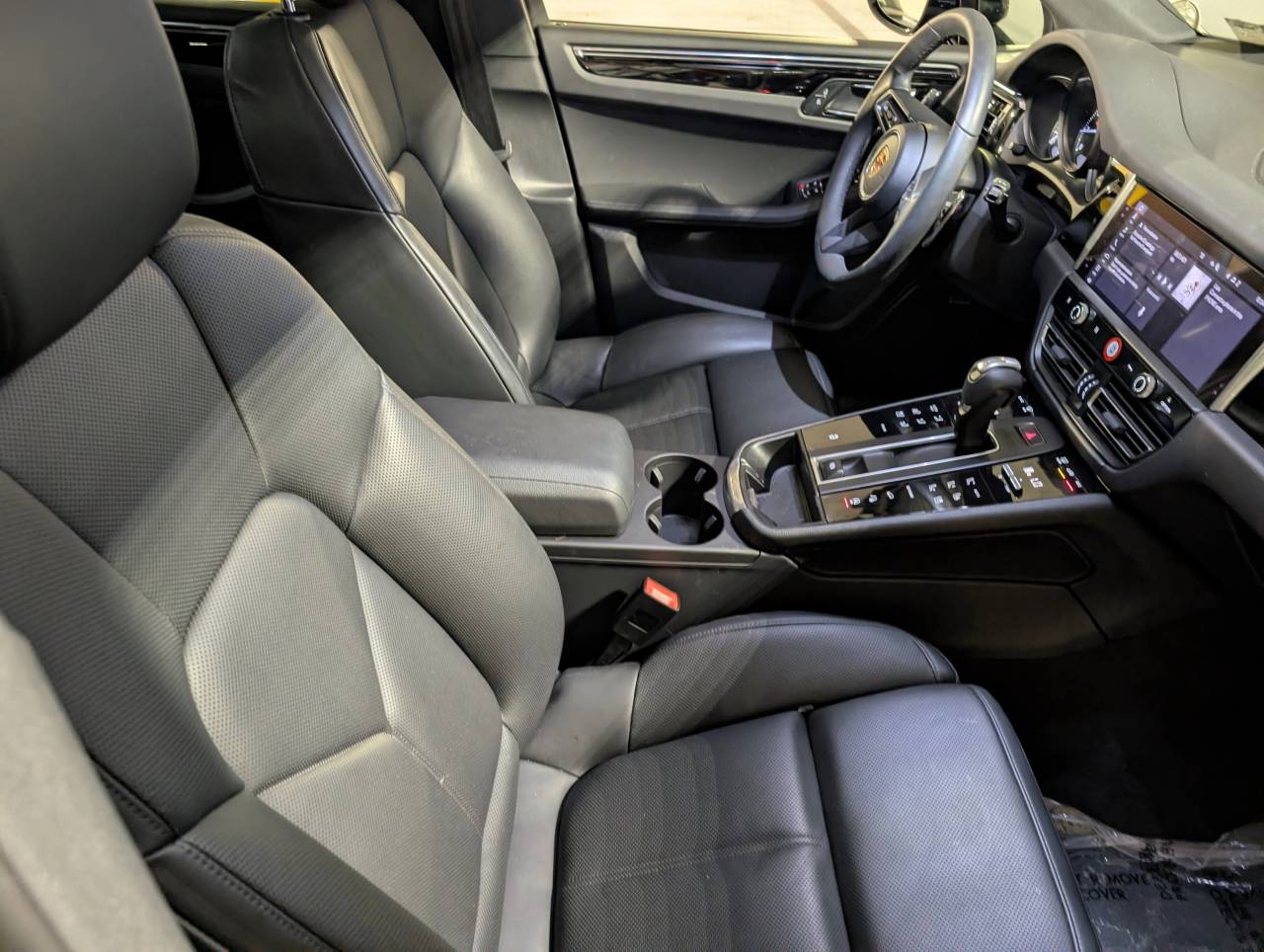 2025 Porsche Macan - Photo 23