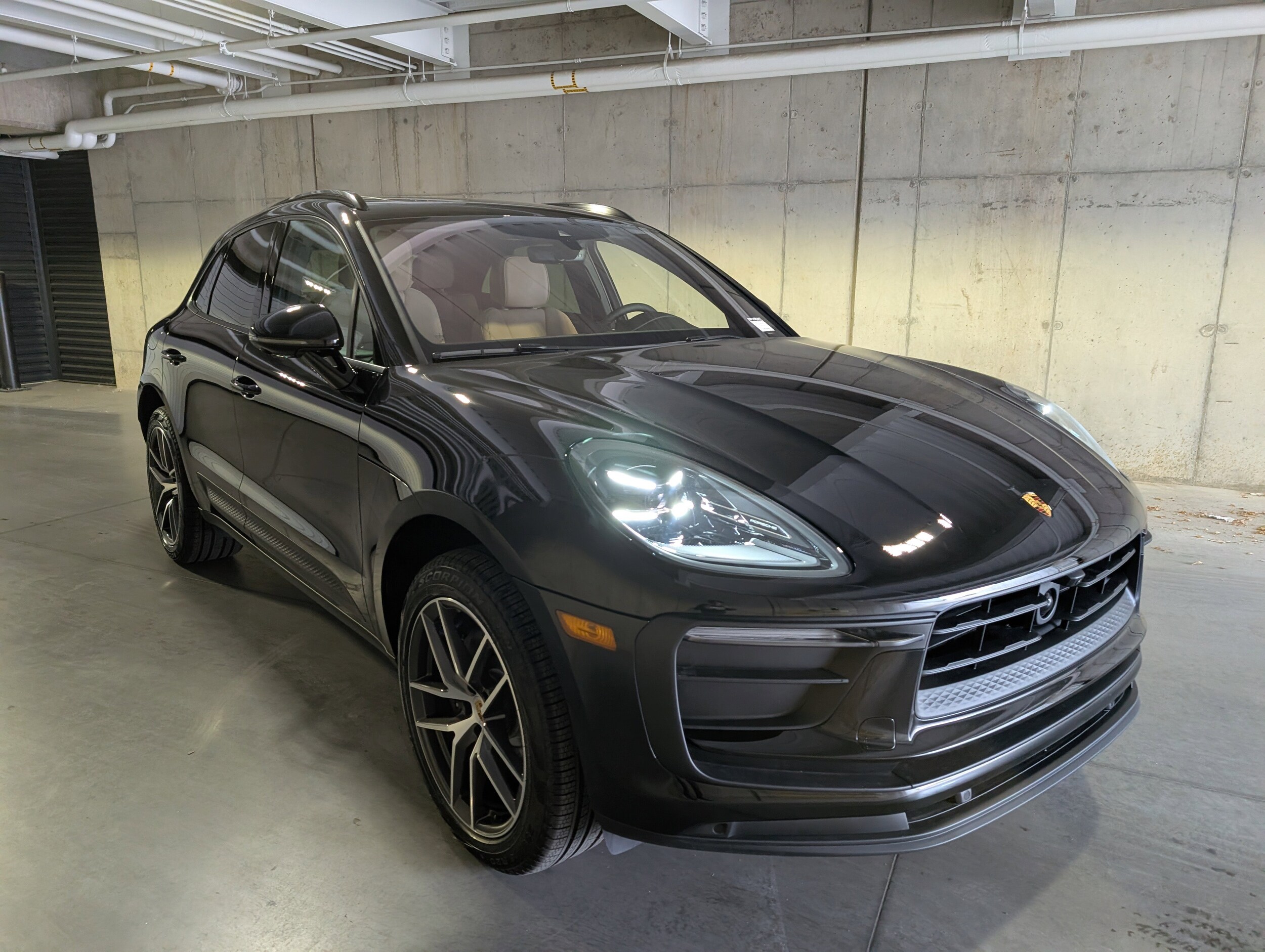 2025 Porsche Macan - Photo 10