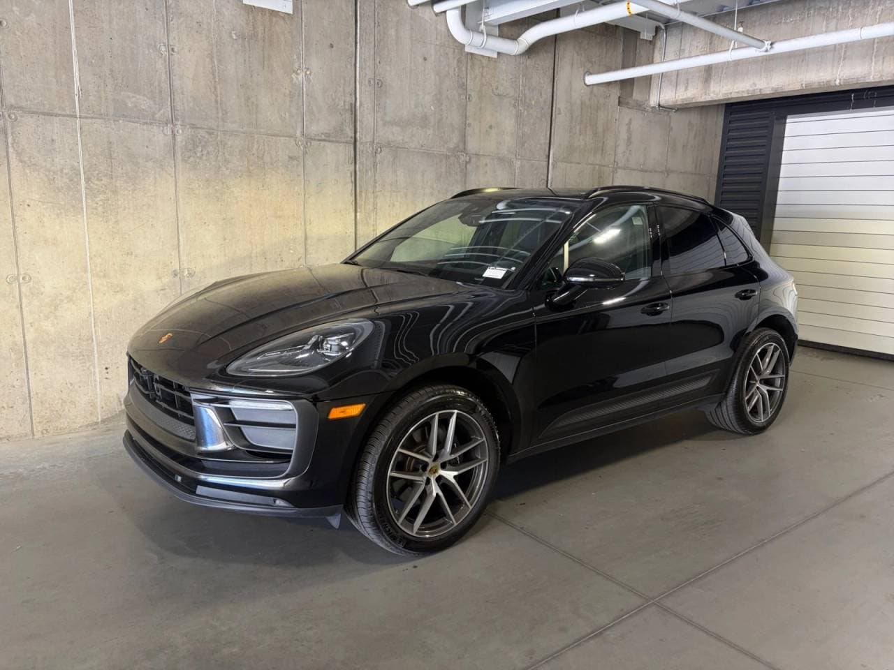 2026 Porsche Macan -'s photo