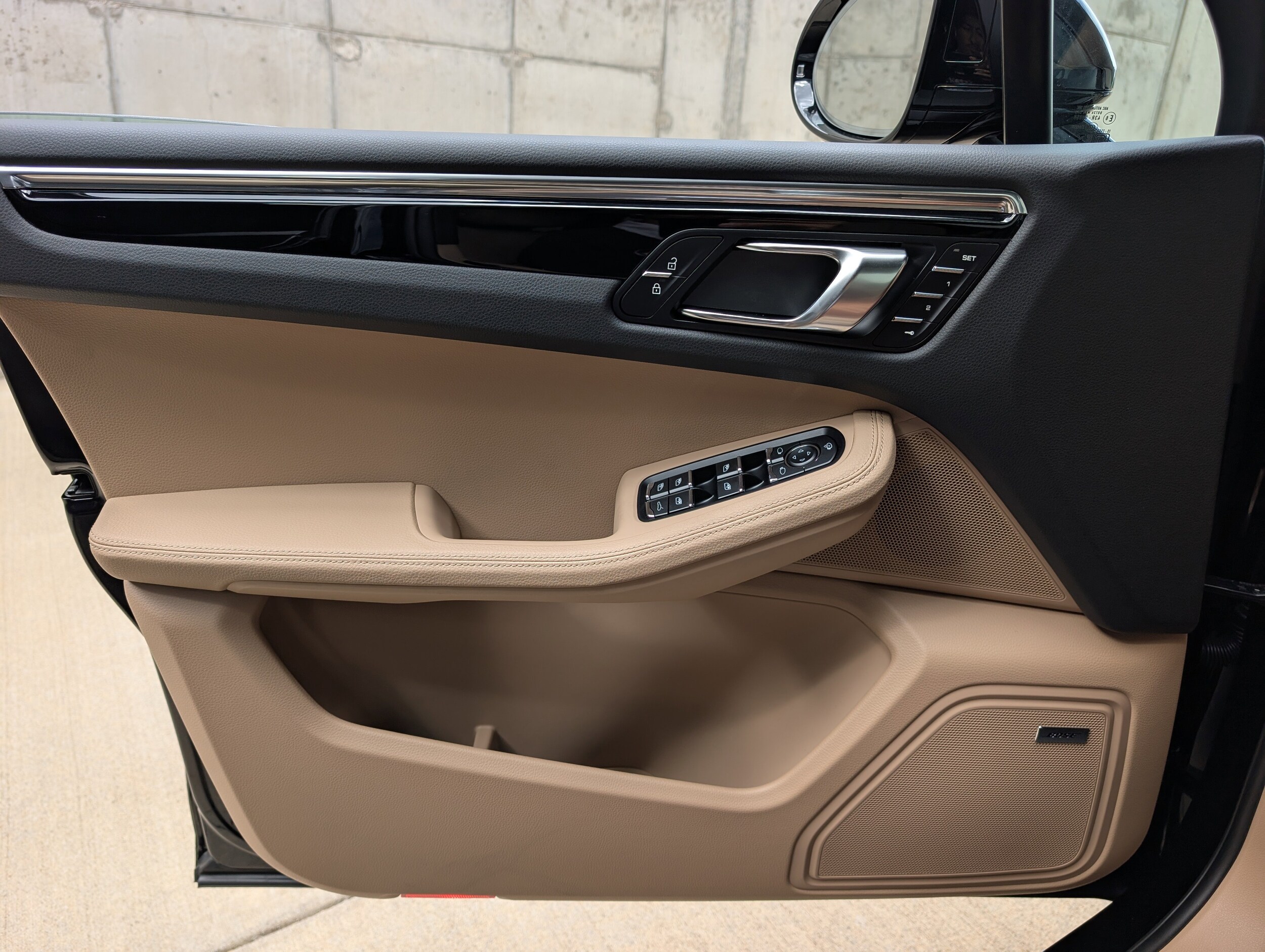 2025 Porsche Macan - Photo 18