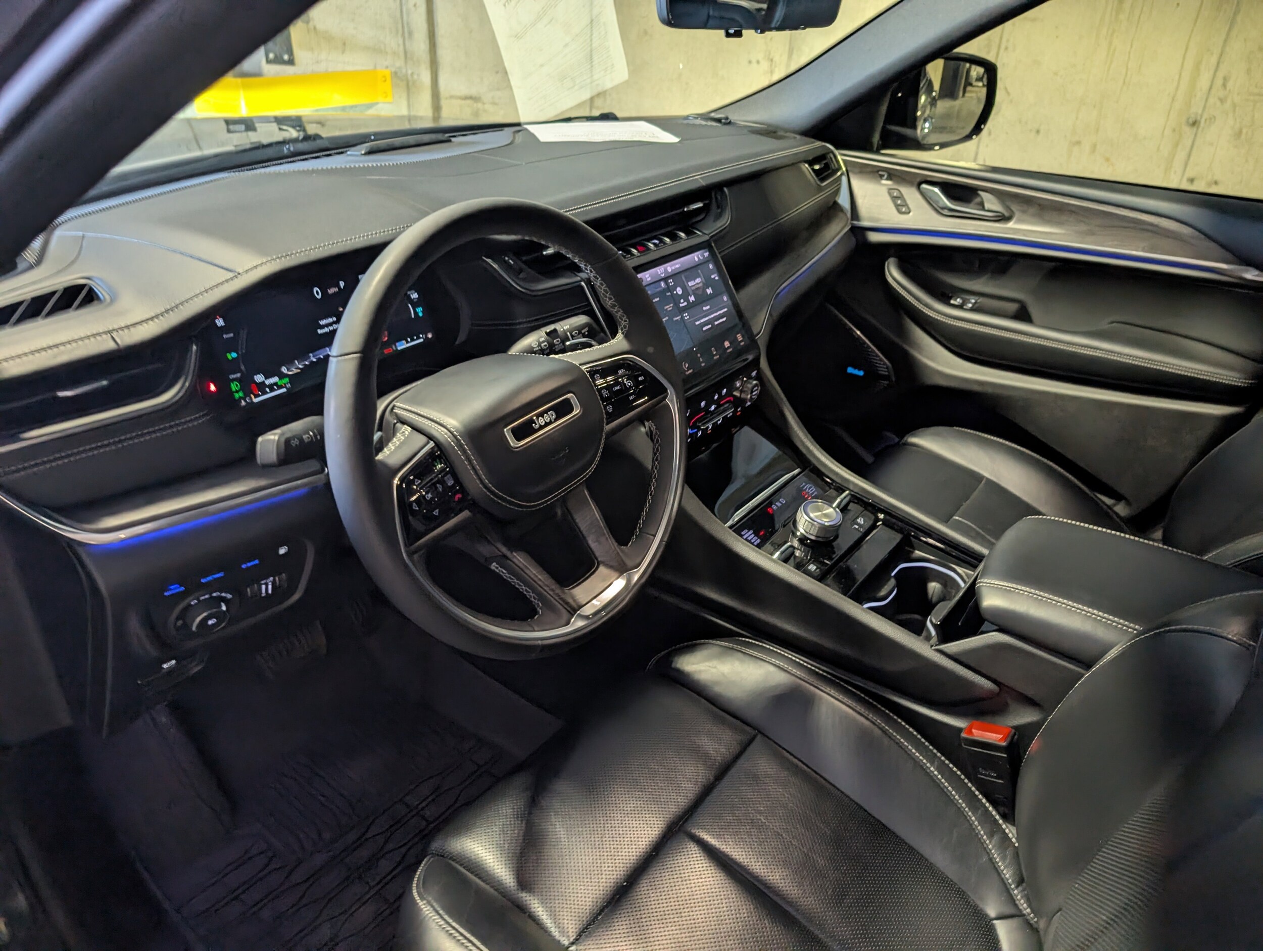 2024 Jeep Grand Cherokee Overland 4xe photo 4