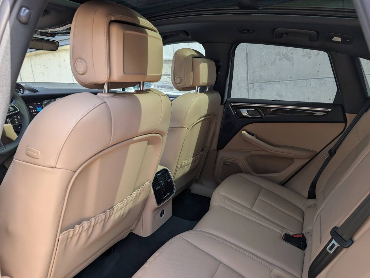 2025 Porsche Macan - Photo 23