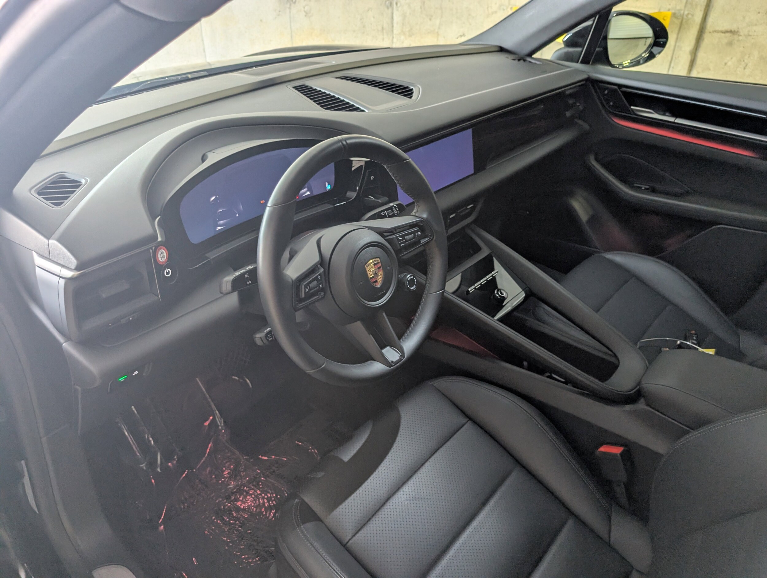 2025 Porsche Macan Electric photo 4