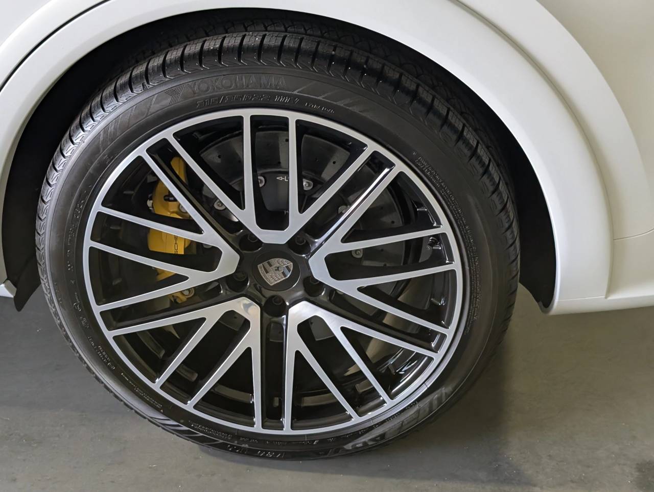 2025 Porsche Cayenne Turbo E-Hybrid - Photo 16