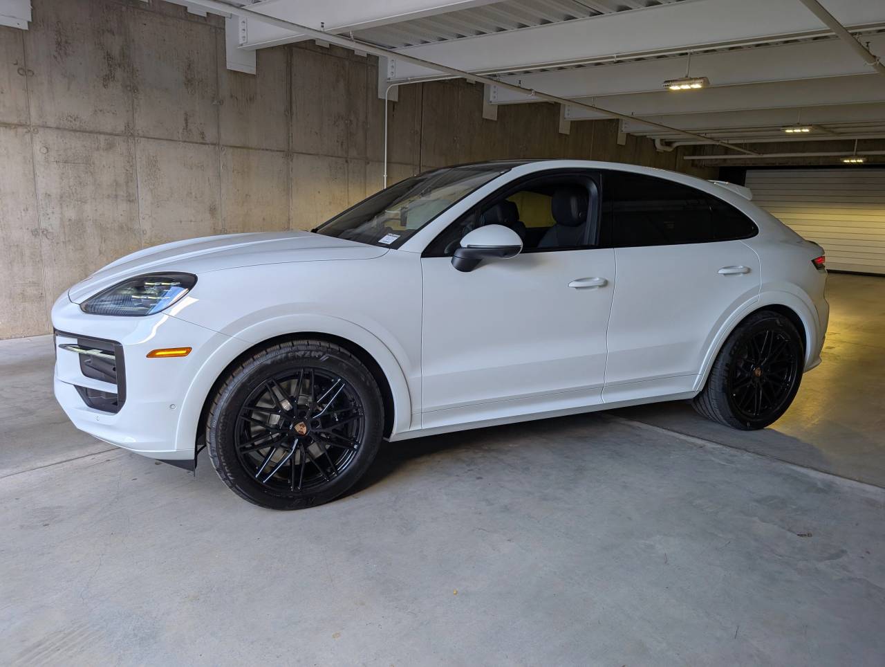 2026 Porsche Cayenne S Coupe photo 2