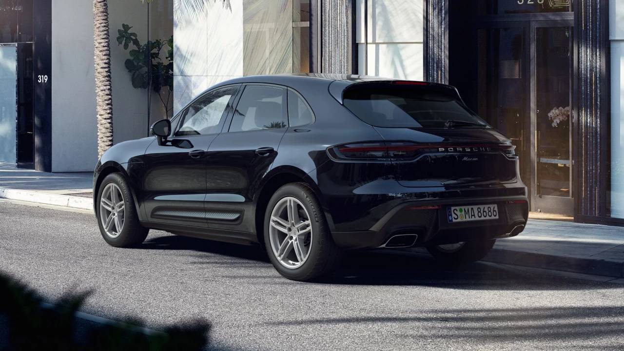 2024 Porsche Macan T photo 3