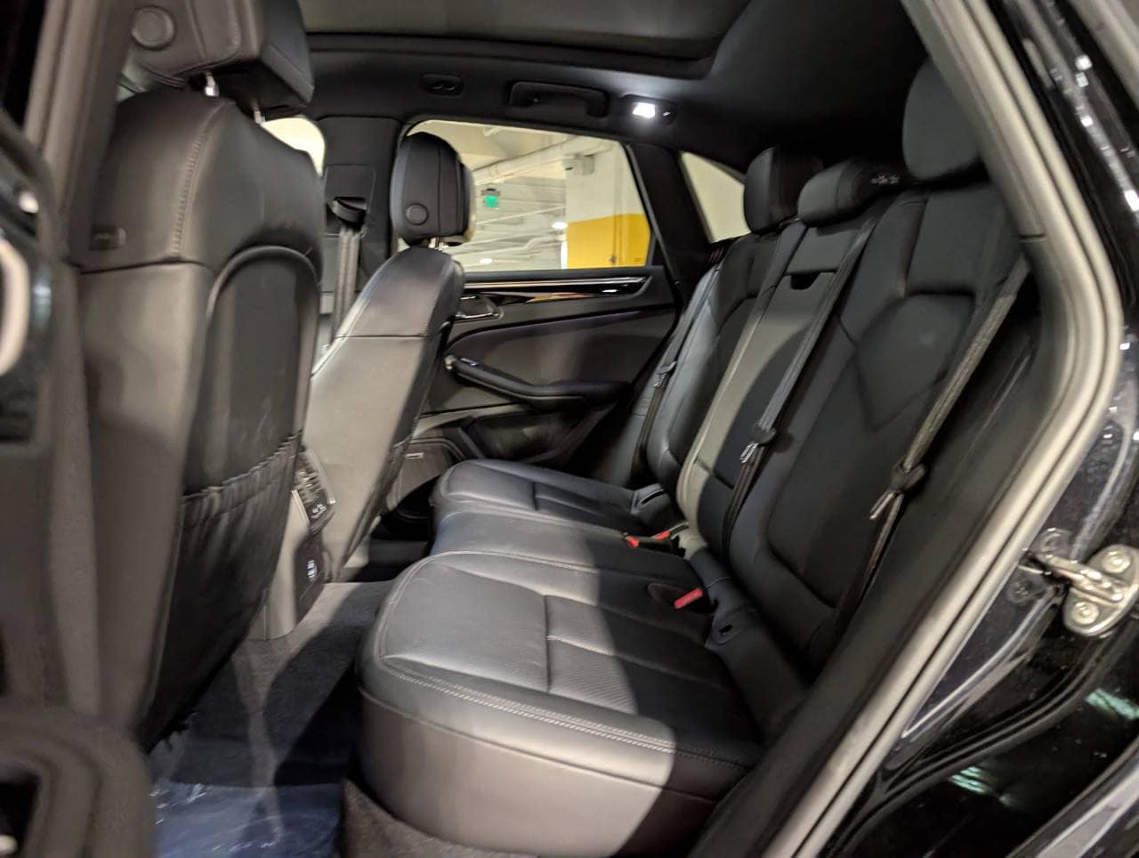 2025 Porsche Macan - Photo 25