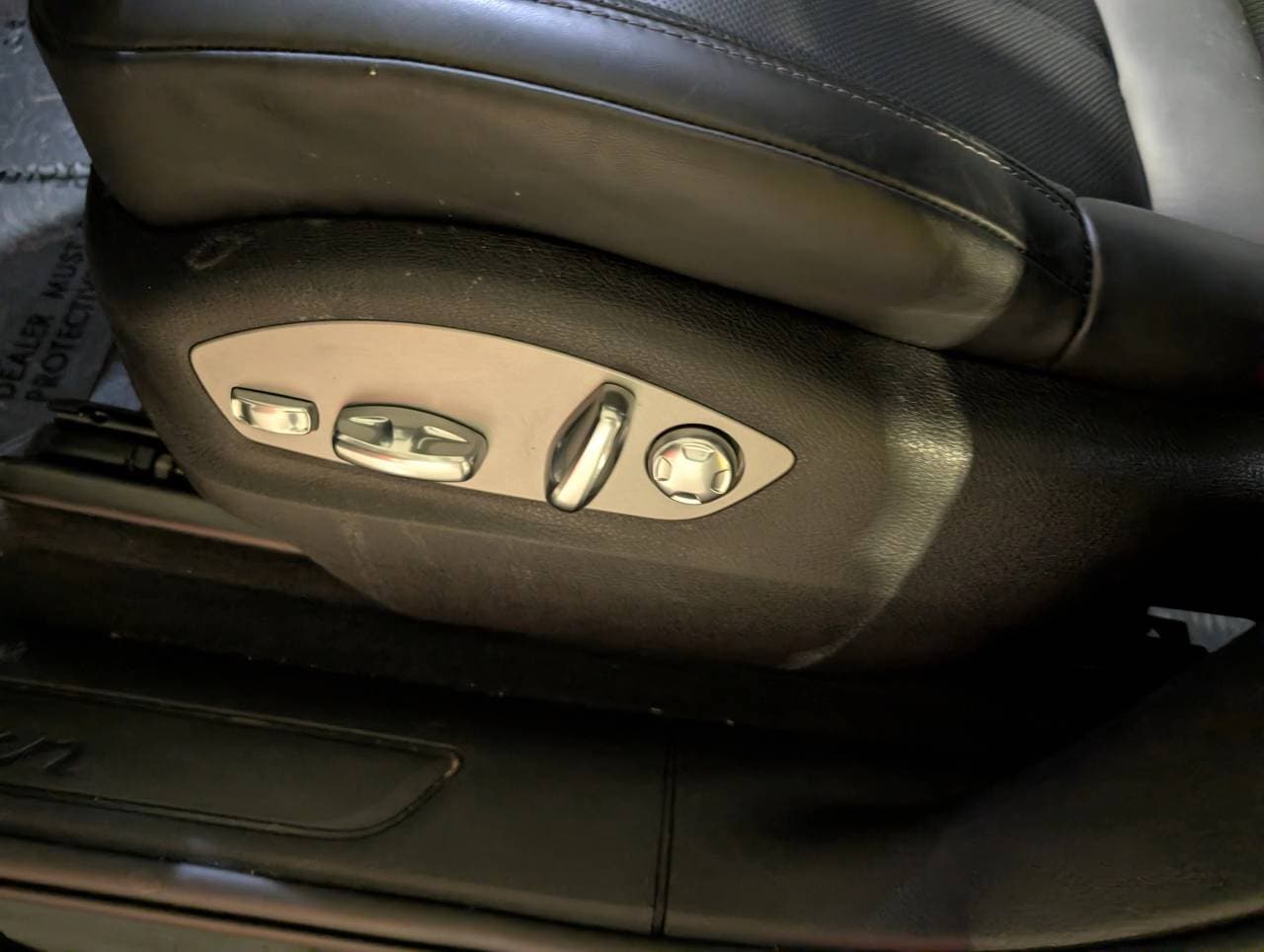 2025 Porsche Macan - Photo 20