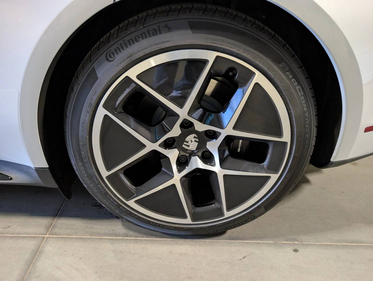 2026 Porsche Taycan Base - Photo 17