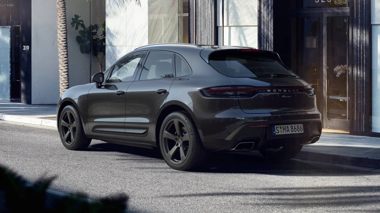 2025 Porsche Macan photo 2