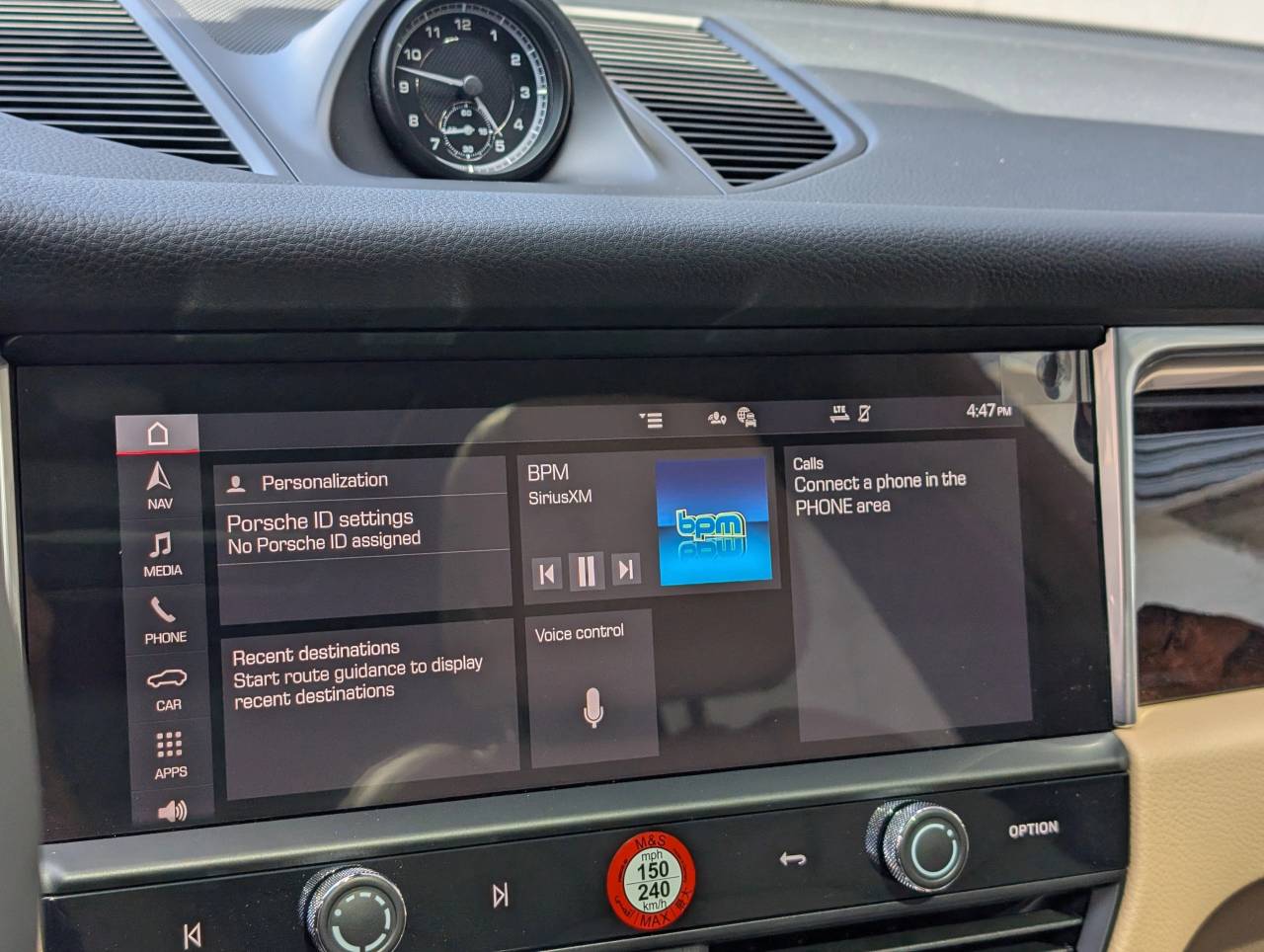 2025 Porsche Macan - Photo 34