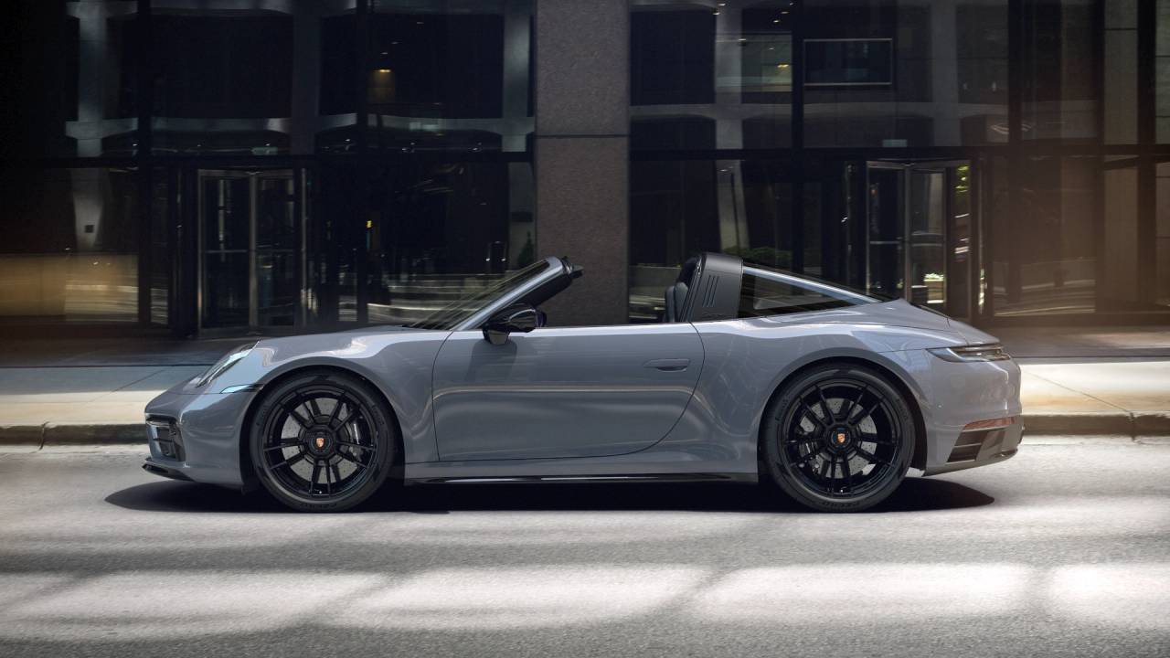 2024 Porsche 911 4S Targa 4 GTS photo 2