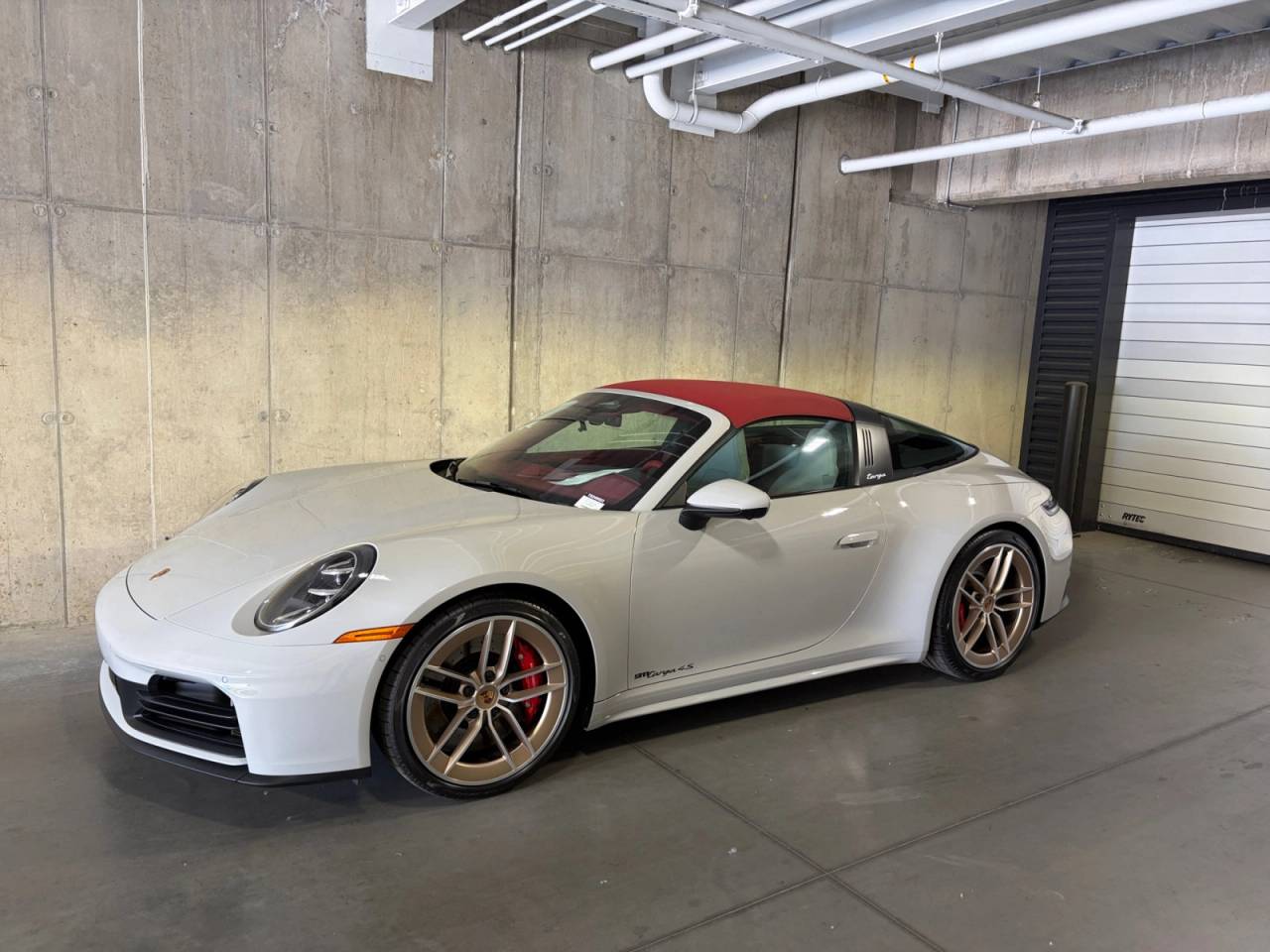 2026 Porsche 911 Carrera 4S targa's photo