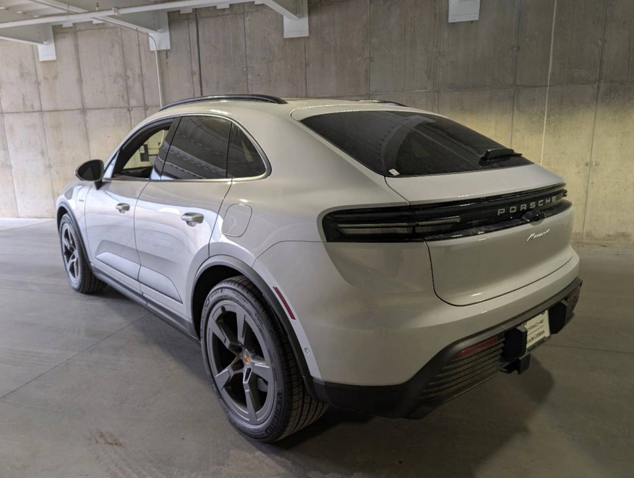 2024 Porsche Macan Electric 4 photo 3