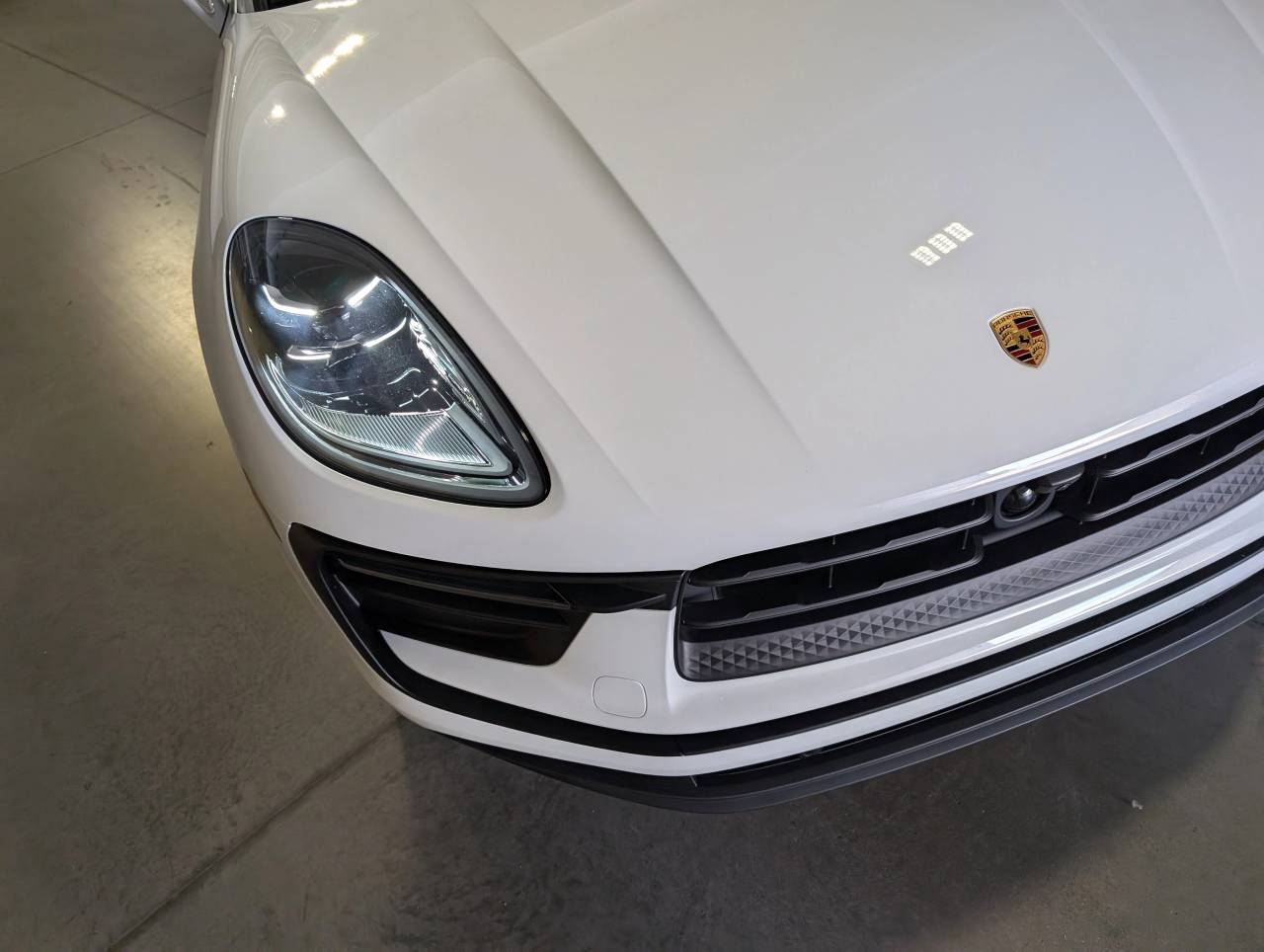 2025 Porsche Macan - Photo 12