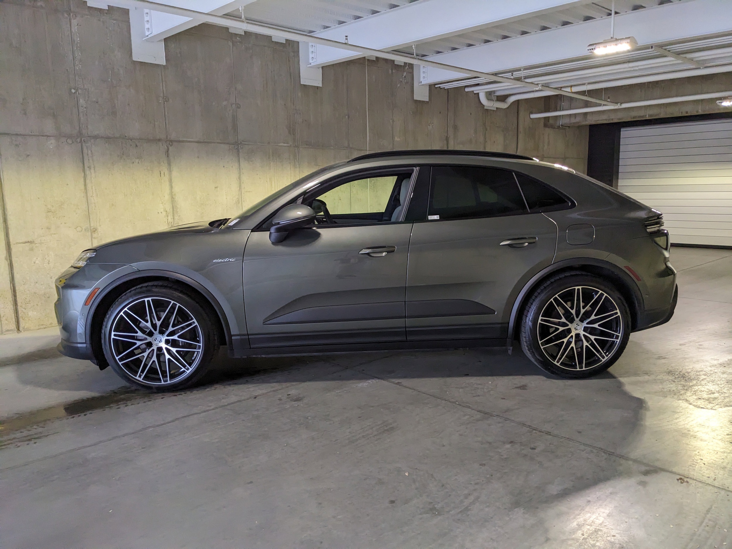 Certified 2024 Porsche Macan Base with VIN WP1AA2XA5RL000546 for sale in Littleton, CO