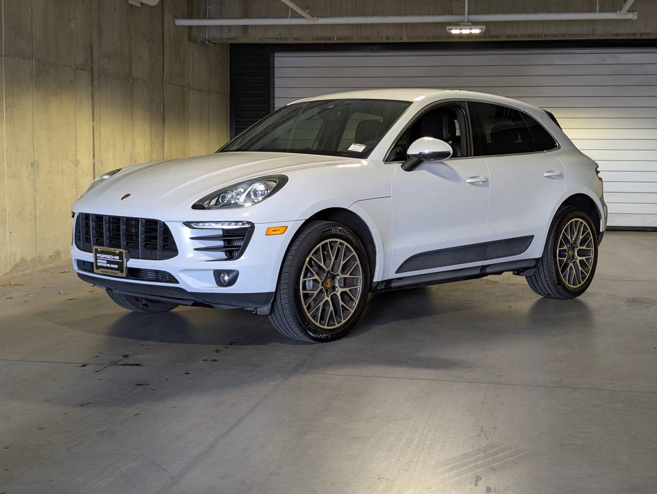 2017 Porsche Macan S's photo