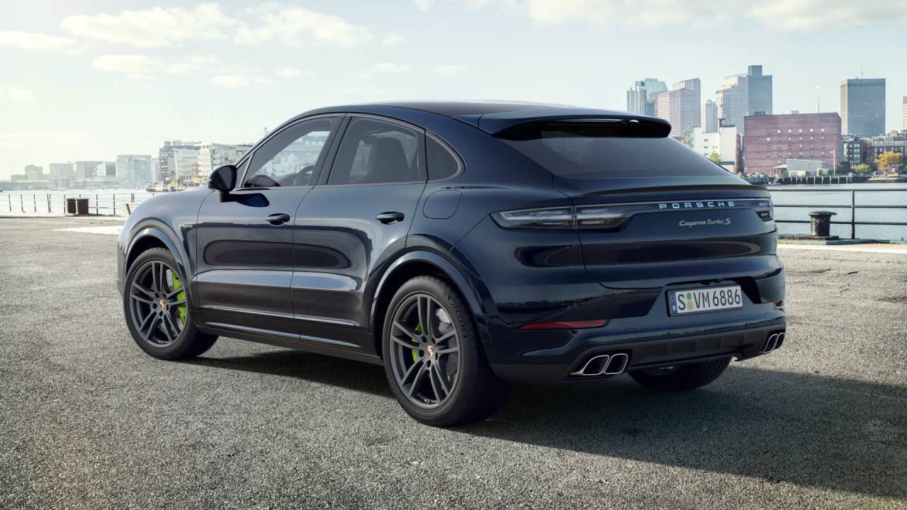 2022 Porsche Cayenne Turbo S E-Hybrid photo 3