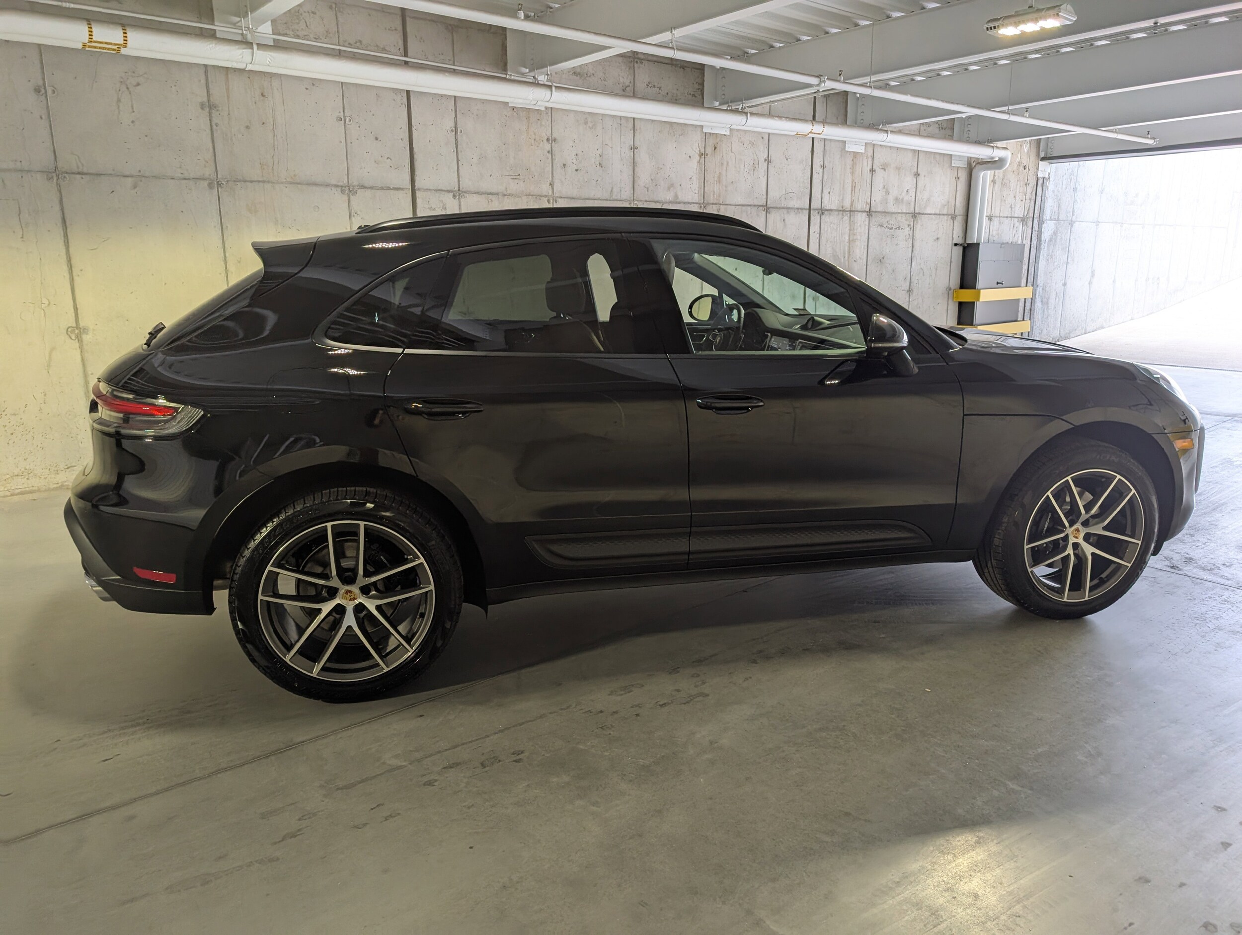 2025 Porsche Macan - Photo 9