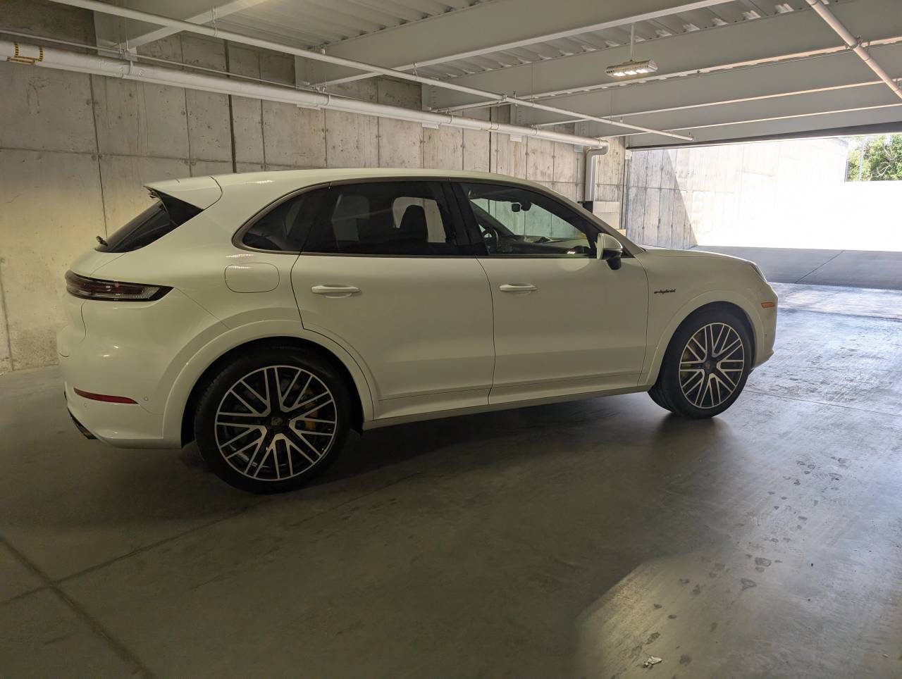 2025 Porsche Cayenne Turbo E-Hybrid - Photo 9