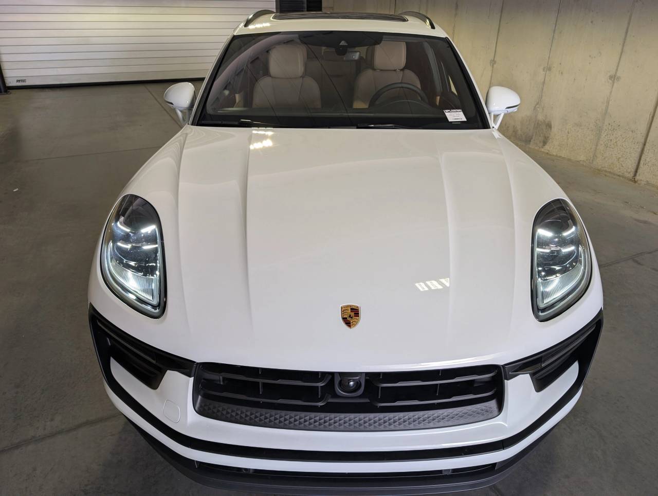 2025 Porsche Macan - Photo 11