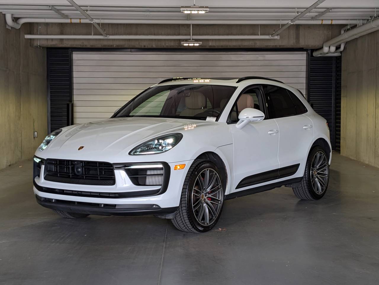 2023 Porsche Macan S's photo