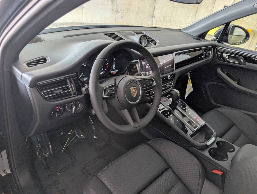 New 2025 Porsche Macan  SUV