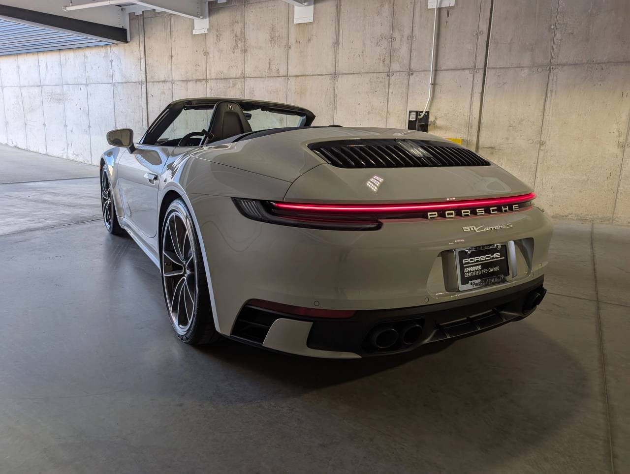 2023 Porsche 911 4S 4 GTS photo 3