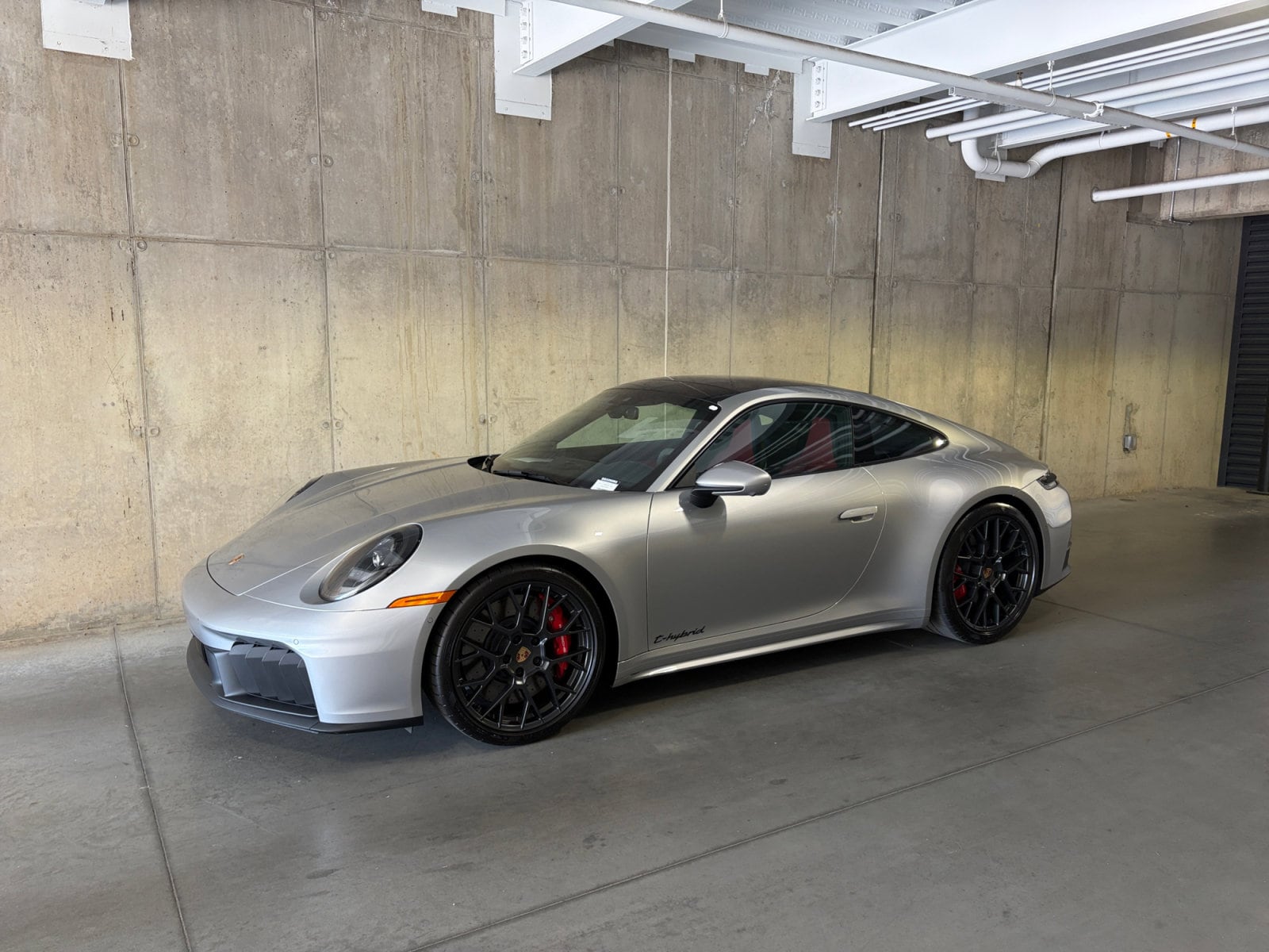 2025 Porsche 911 Carrera 4 GTS Coupe's photo
