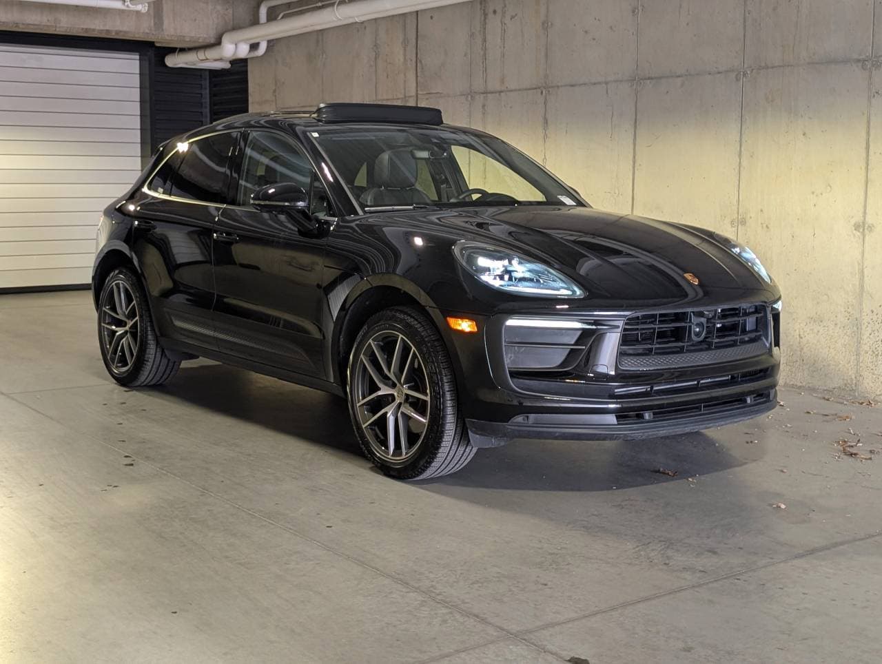 2025 Porsche Macan - Photo 9