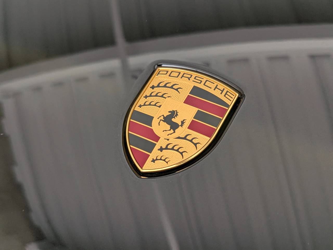 2025 Porsche Macan - Photo 13