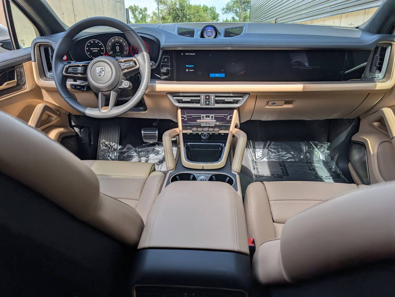 2025 Porsche Cayenne Turbo E-Hybrid - Photo 6