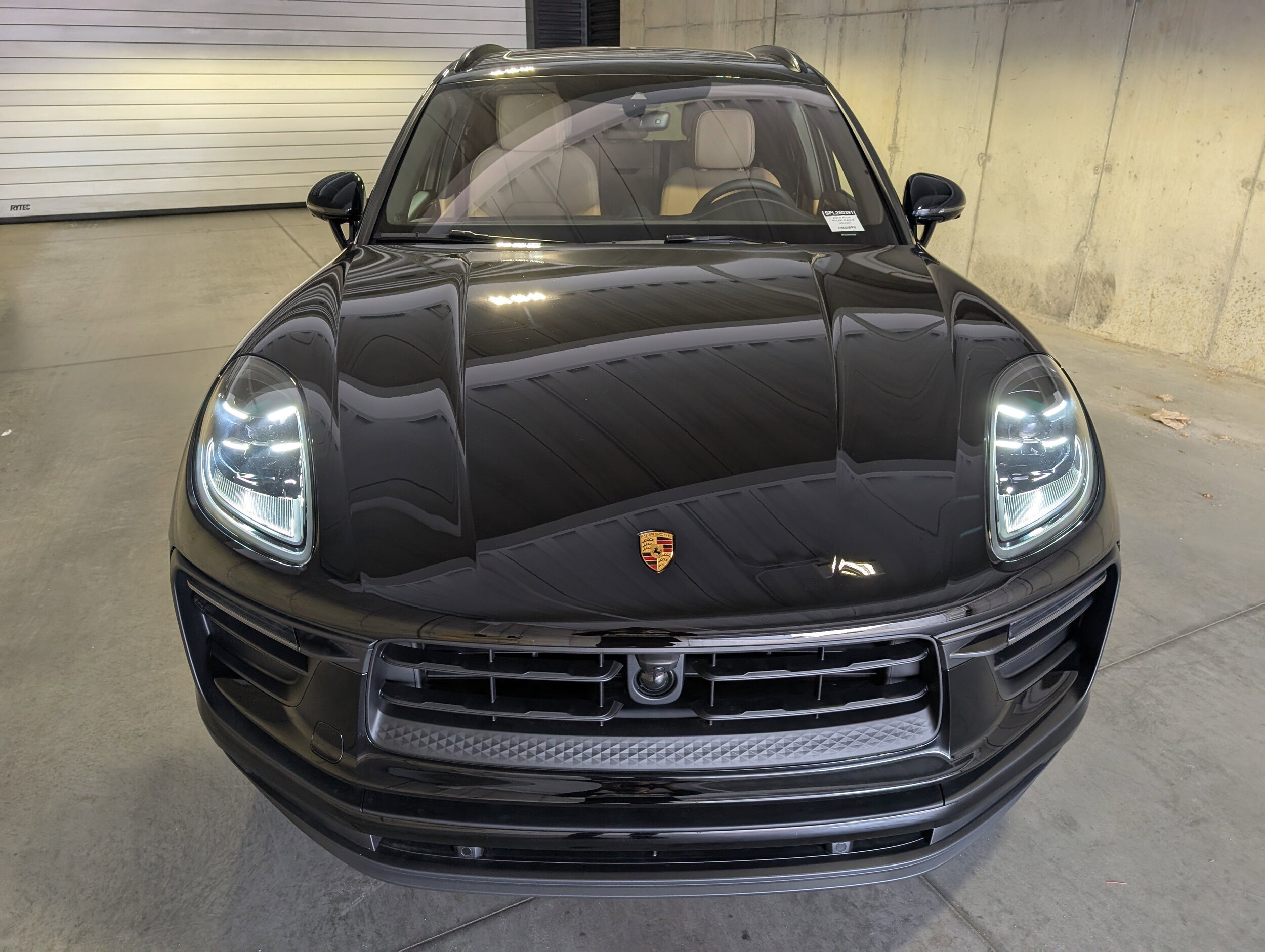 2025 Porsche Macan - Photo 11