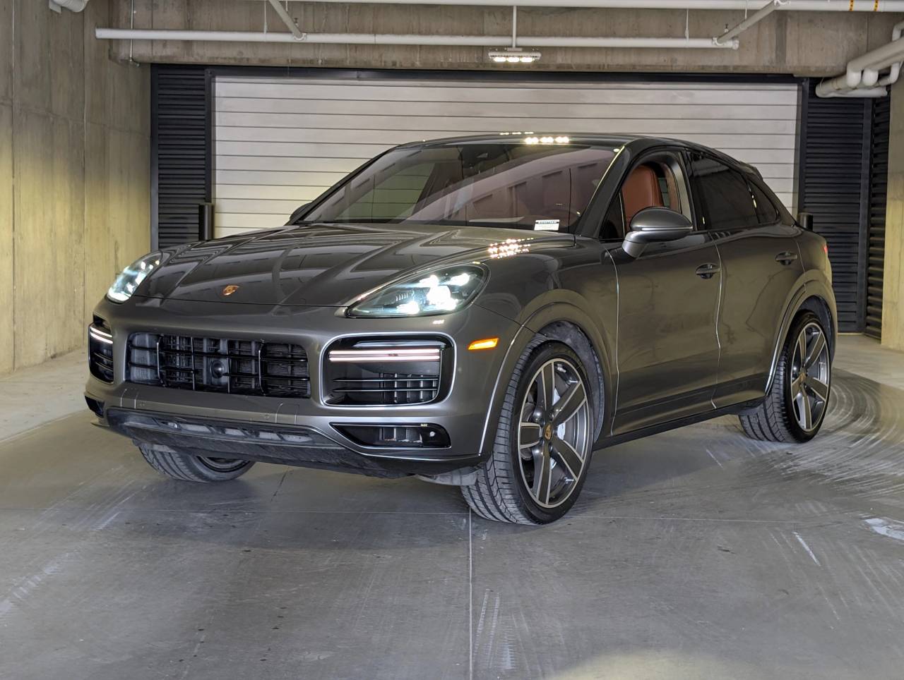 2022 Porsche Cayenne Turbo's photo