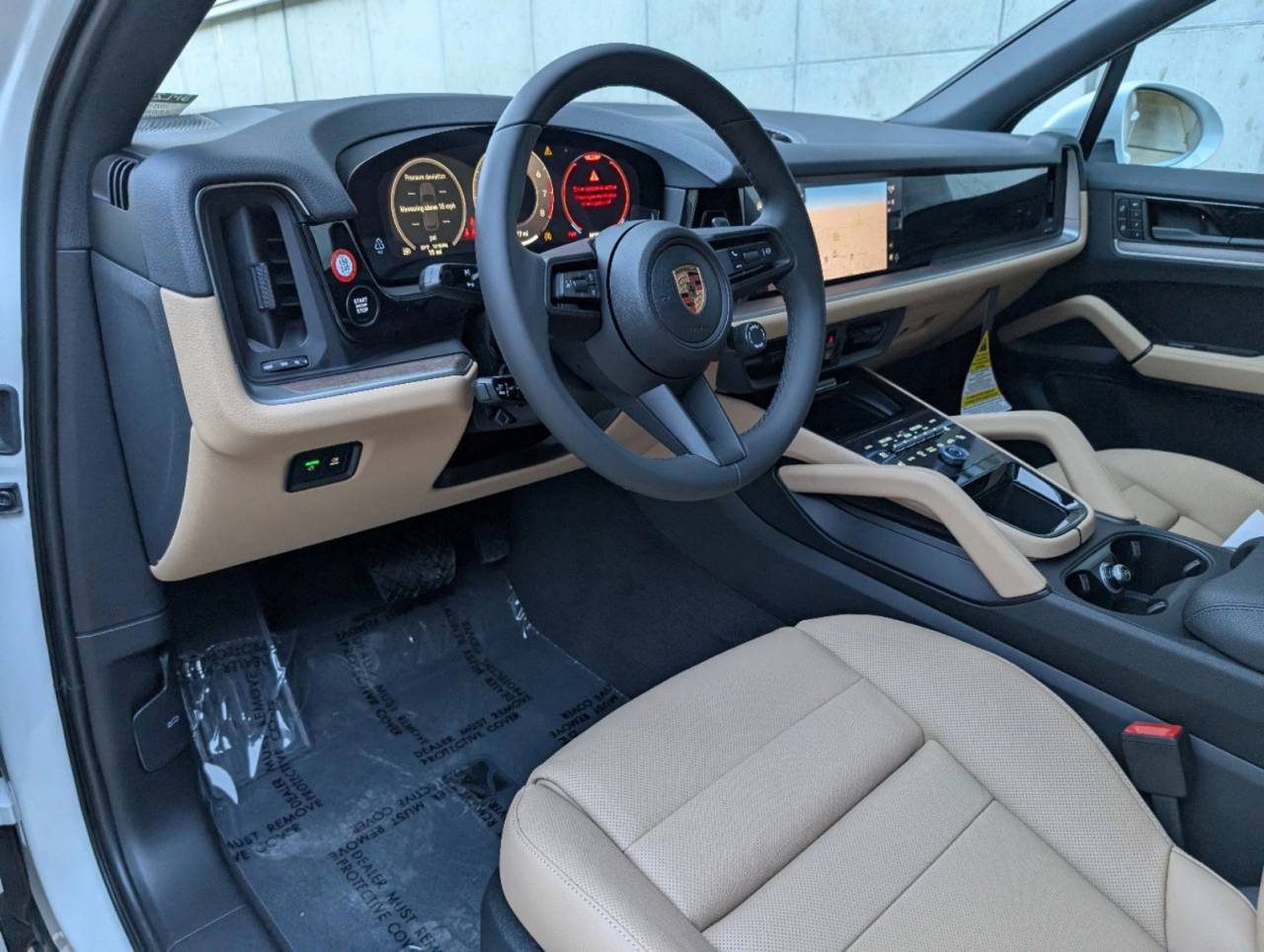 2025 Porsche Cayenne photo 3