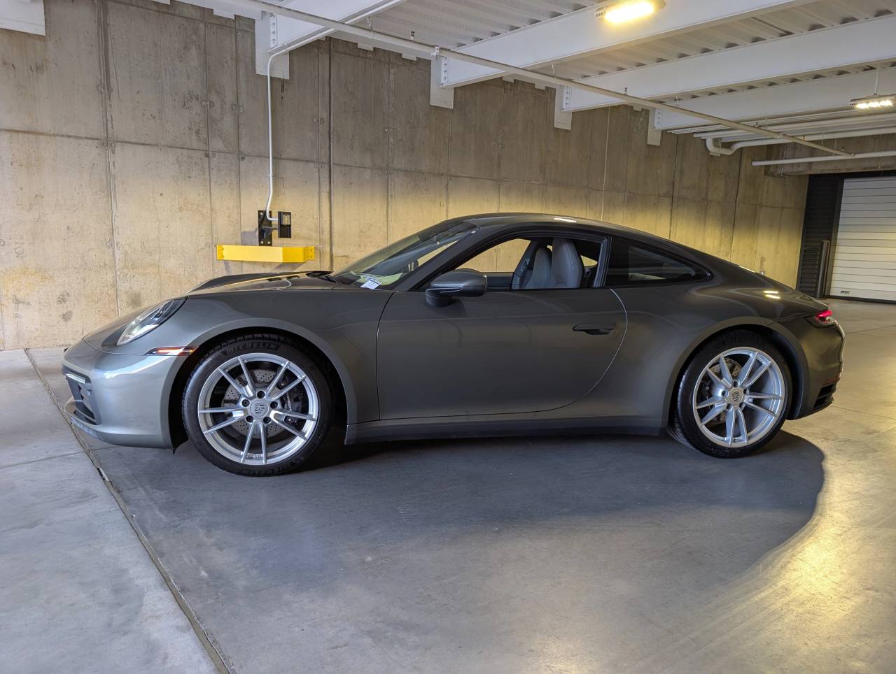 2023 Porsche 911 4 T photo 2