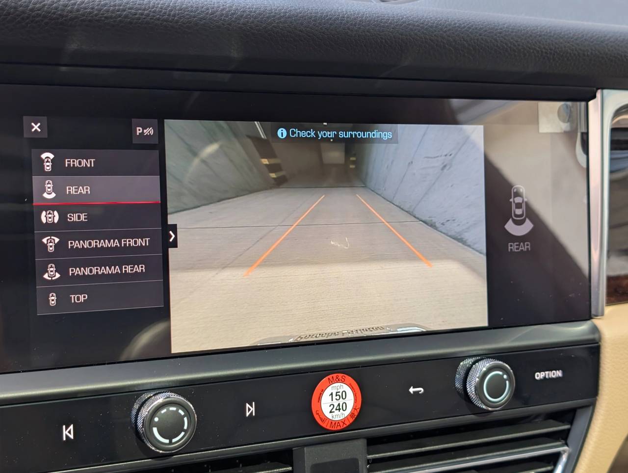 2025 Porsche Macan - Photo 35