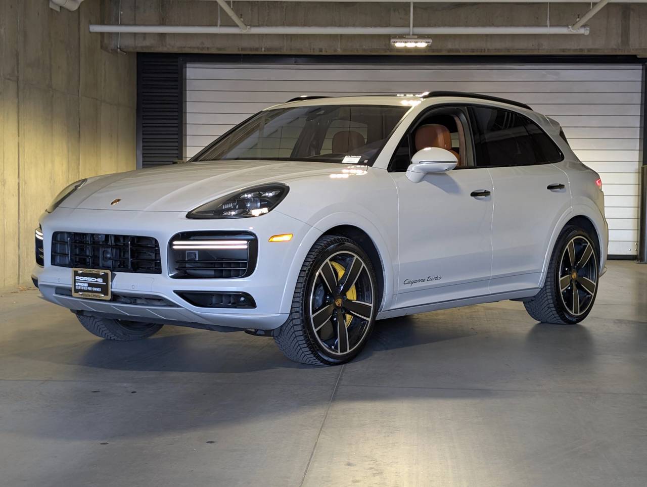 2022 Porsche Cayenne Turbo's photo