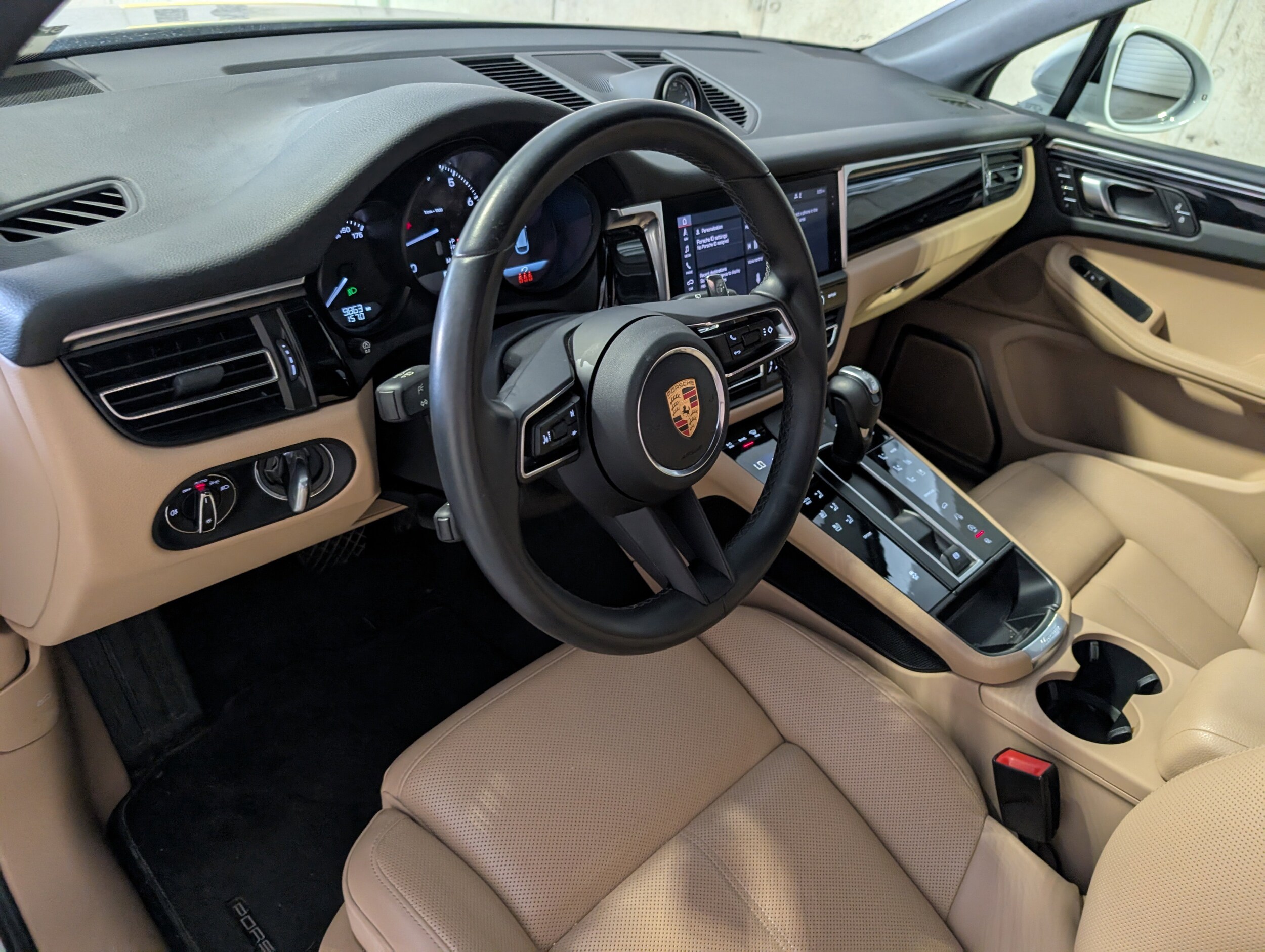 2023 Porsche Macan T photo 4