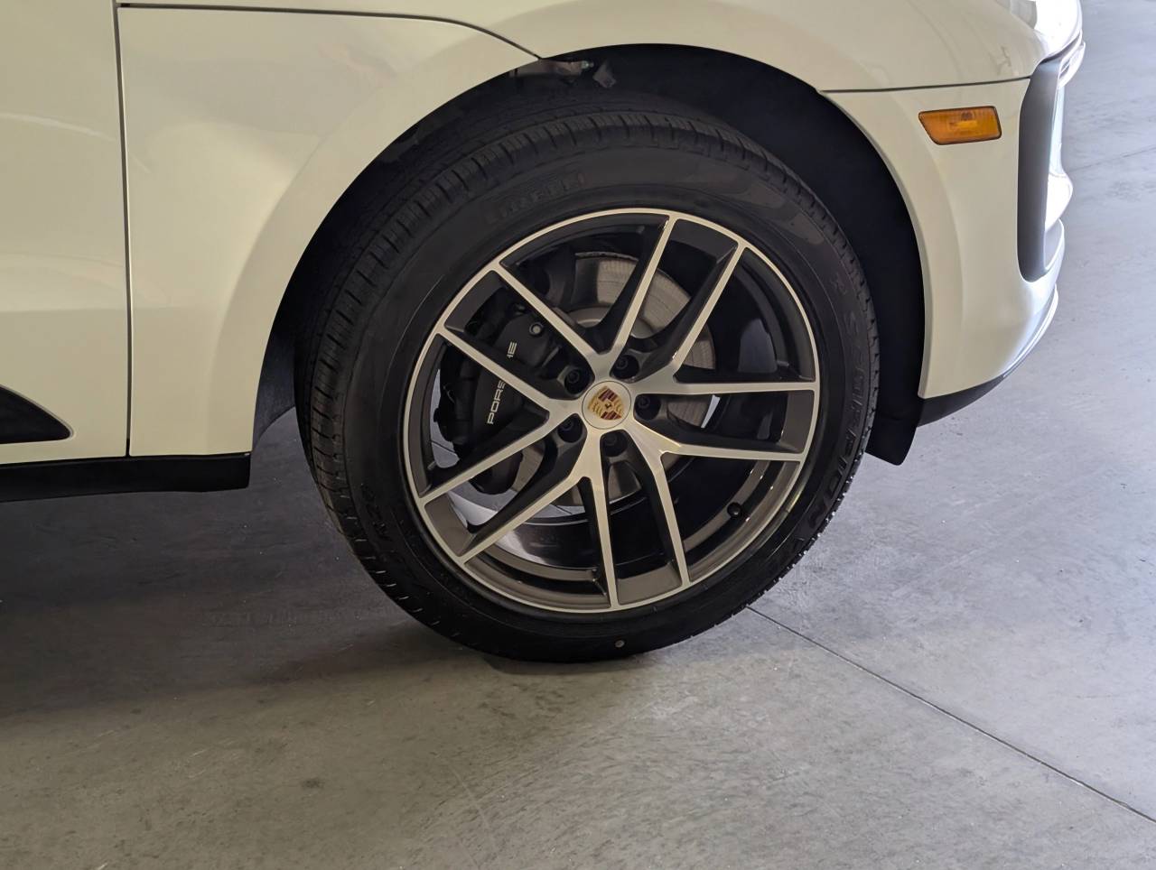 2025 Porsche Macan - Photo 14