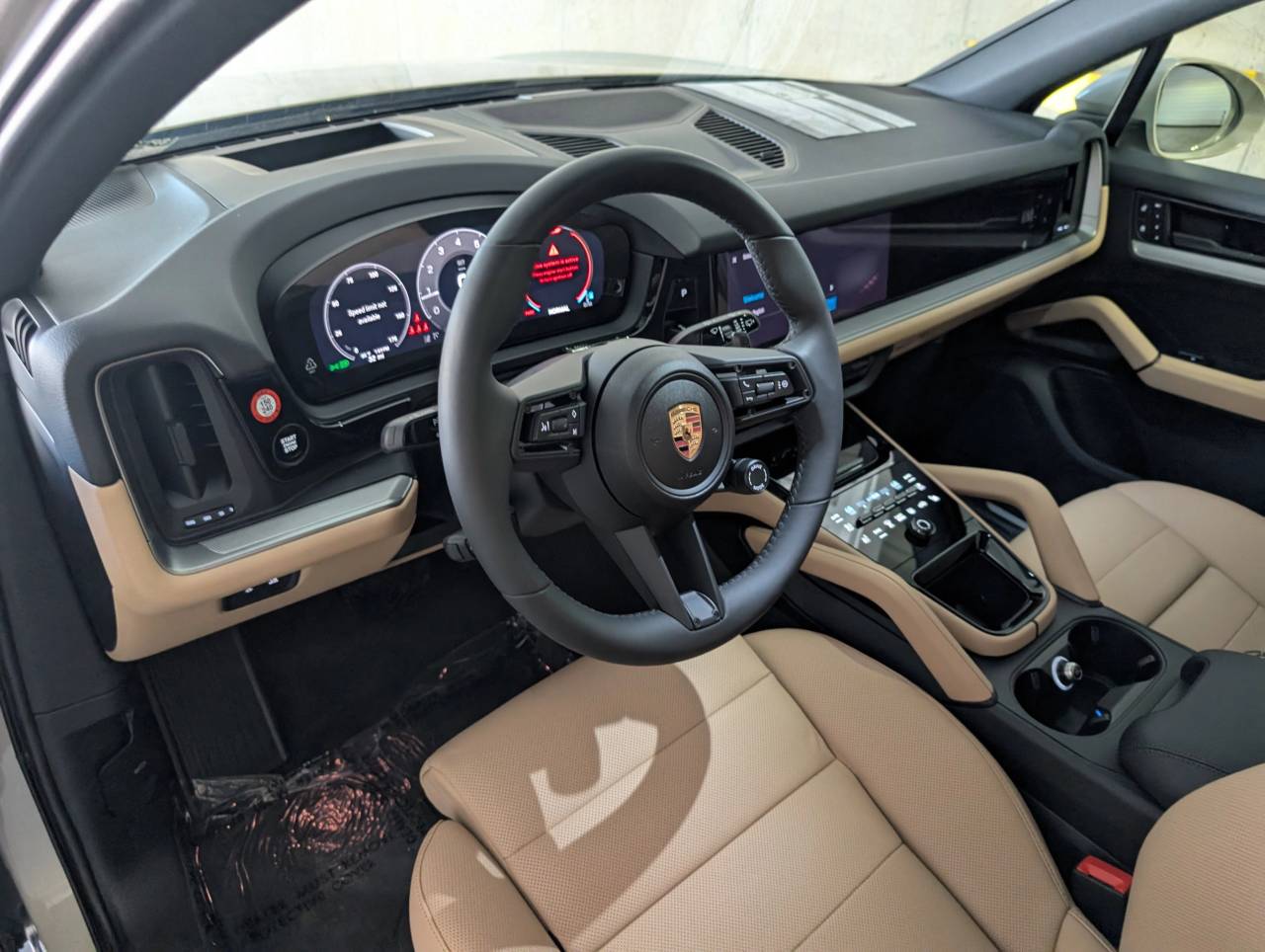 2025 Porsche Cayenne photo 4