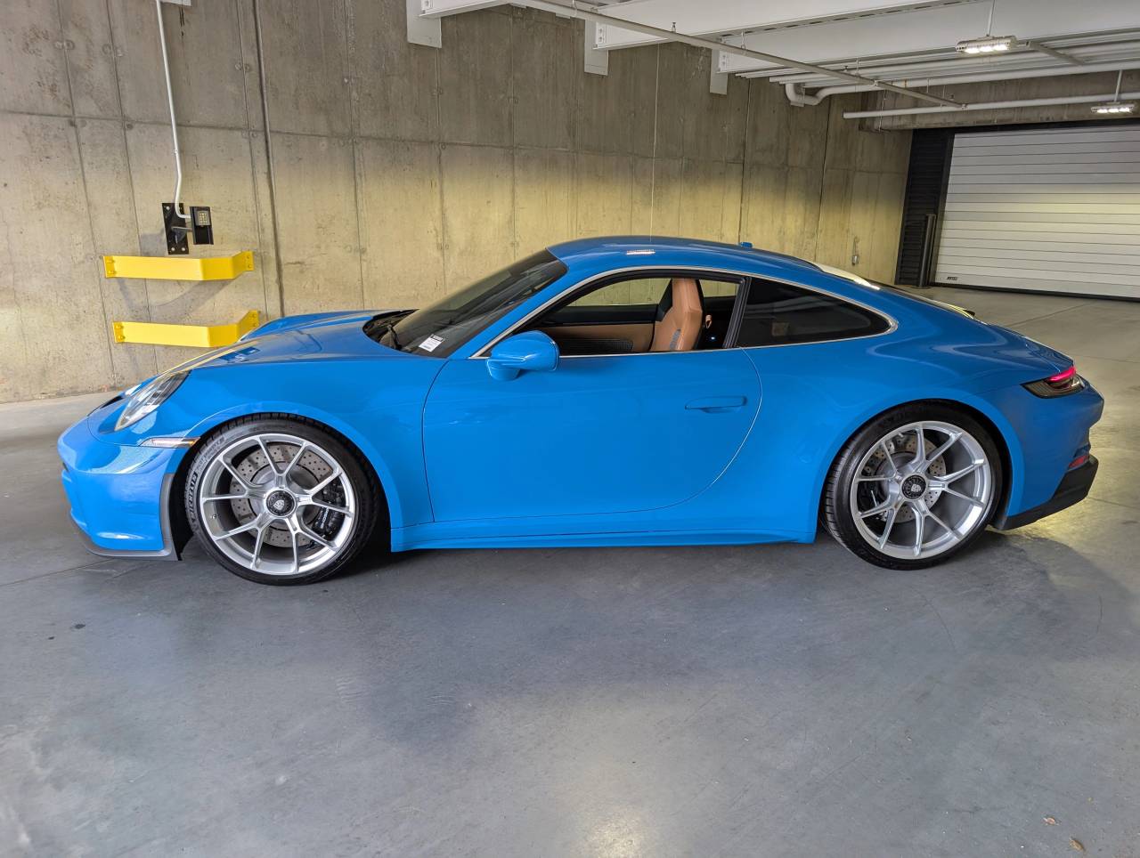 2022 Porsche 911 GT3 photo 2