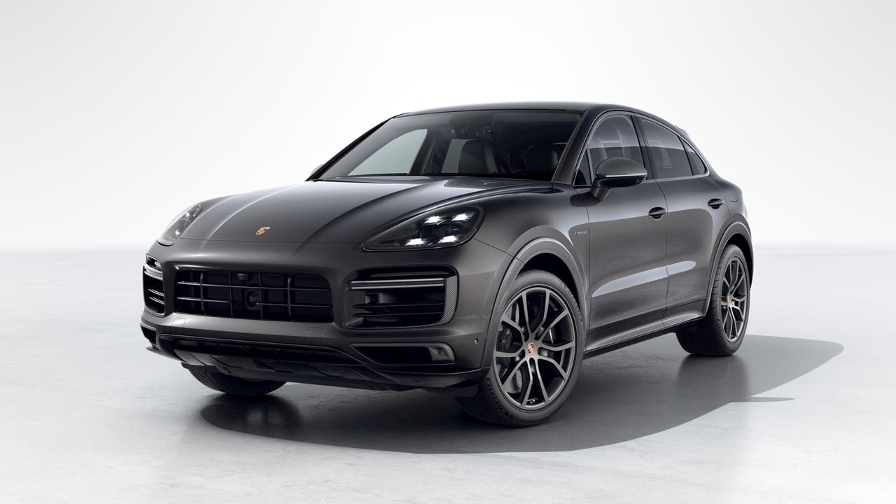 2023 Porsche Cayenne Turbo S E-Hybrid's photo