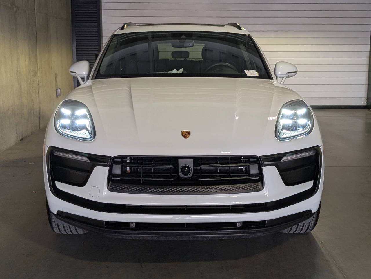 2025 Porsche Macan - Photo 12