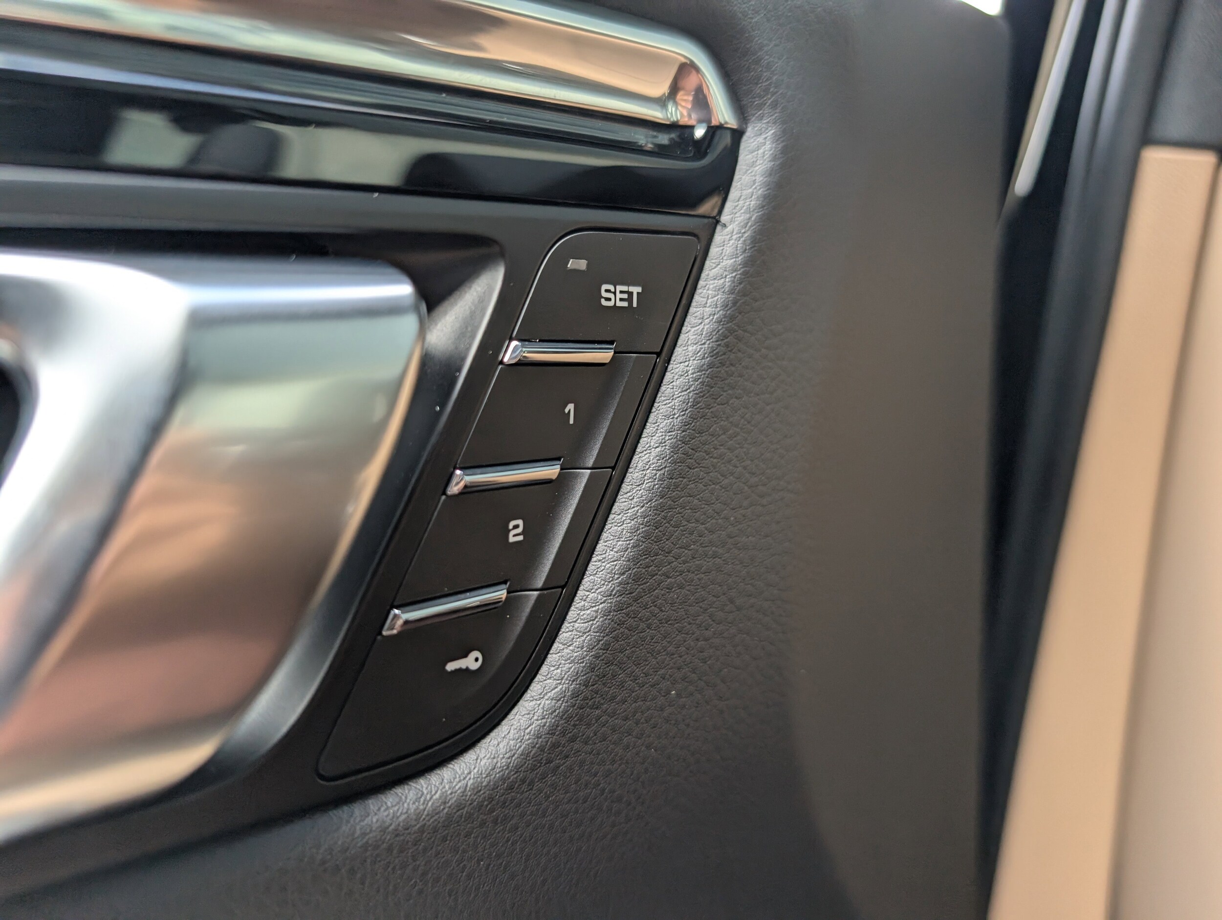 2025 Porsche Macan - Photo 20